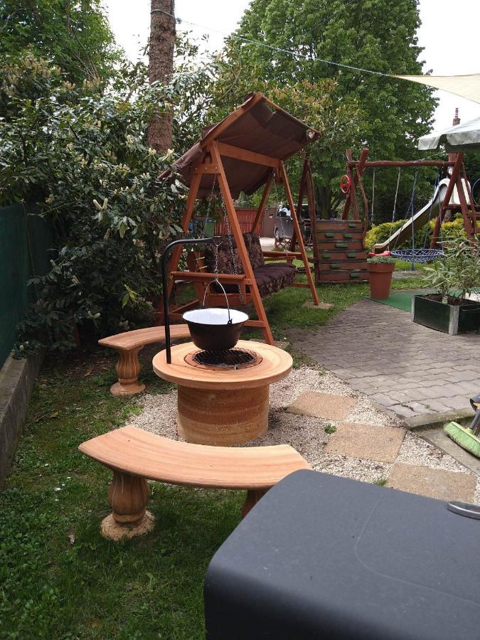 Liliána Vendégház Balatonfůzfő Extérieur photo